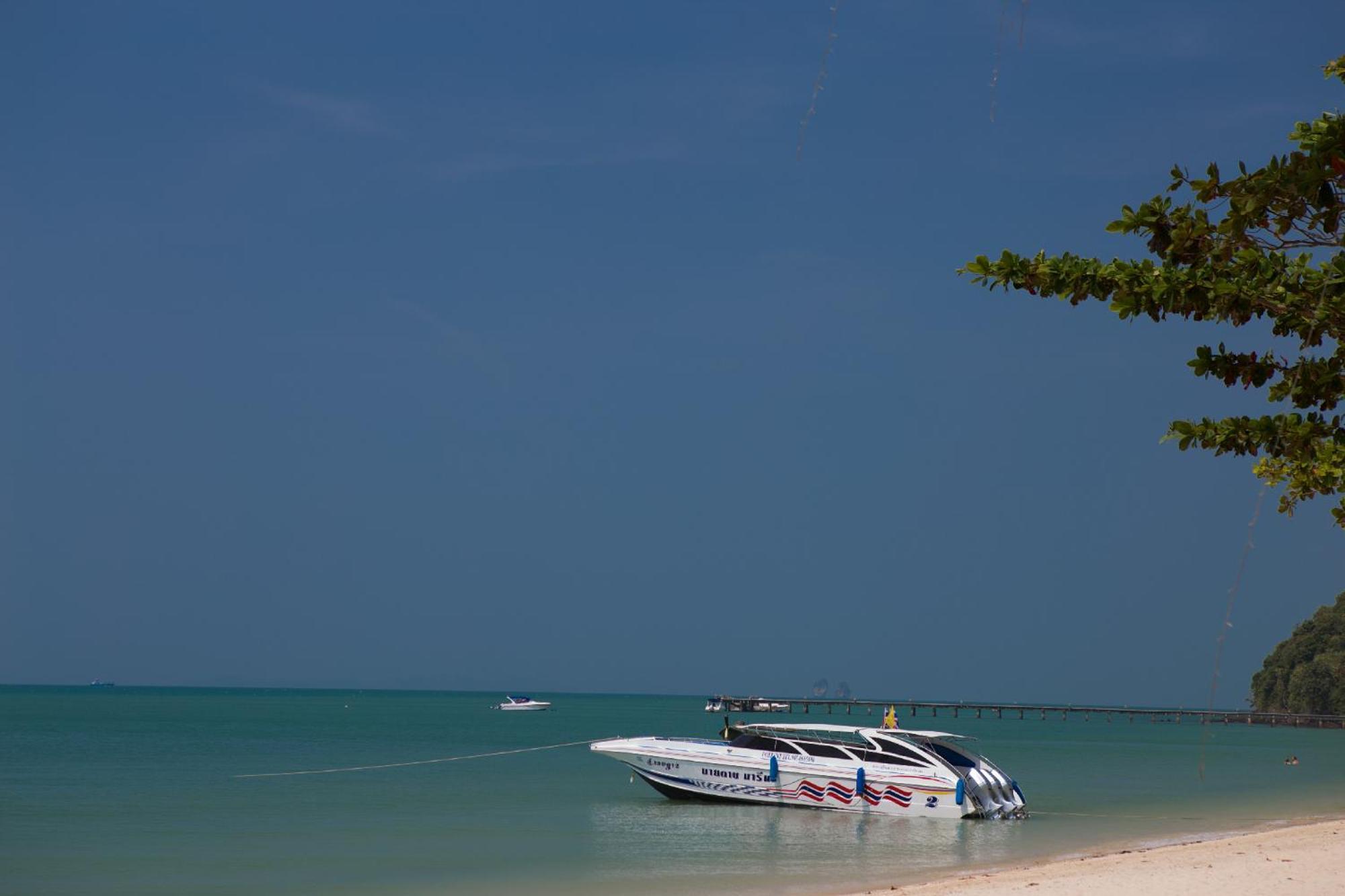 Blue Bay Resort - Access To Pool And Beach-Phuket & Krabi Ko Yao Yai Exterior photo Hua Hin beach